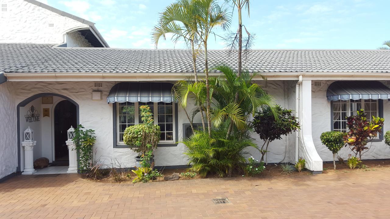 Old N New Bed & Breakfast Umhlanga Rocks エクステリア 写真