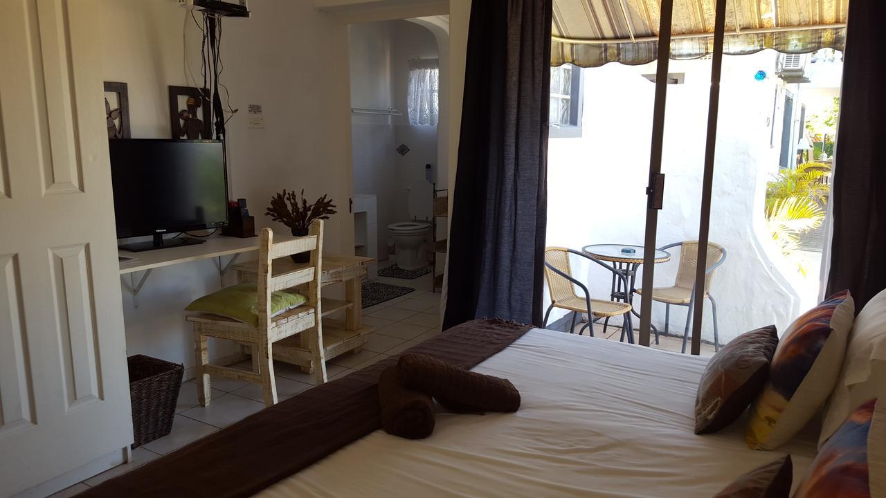 Old N New Bed & Breakfast Umhlanga Rocks エクステリア 写真