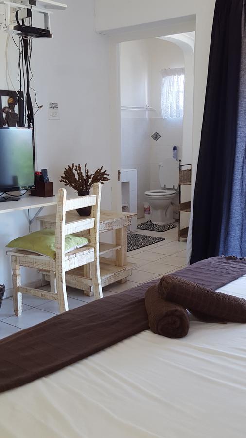 Old N New Bed & Breakfast Umhlanga Rocks エクステリア 写真